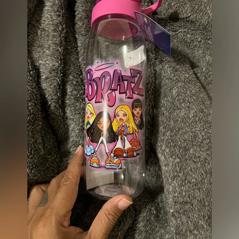 Bratz‎ 28 oz water bottle